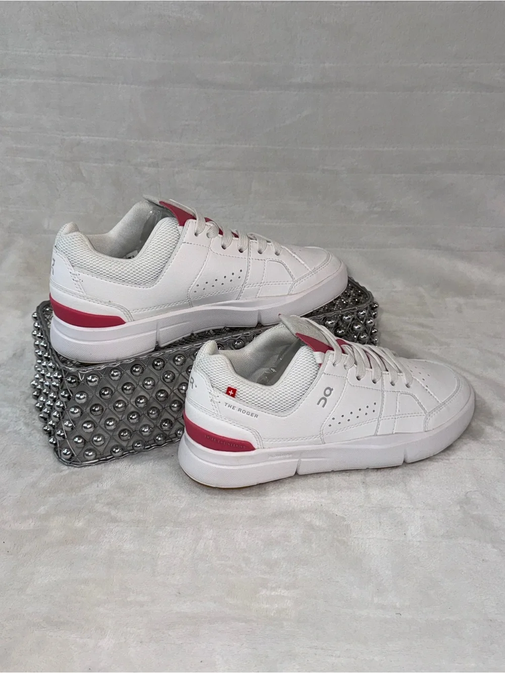 On Running The Roger Clubhouse White Rosewood Youth 3.5Y Women's 5 TQK-855 - Picture 4 of 16